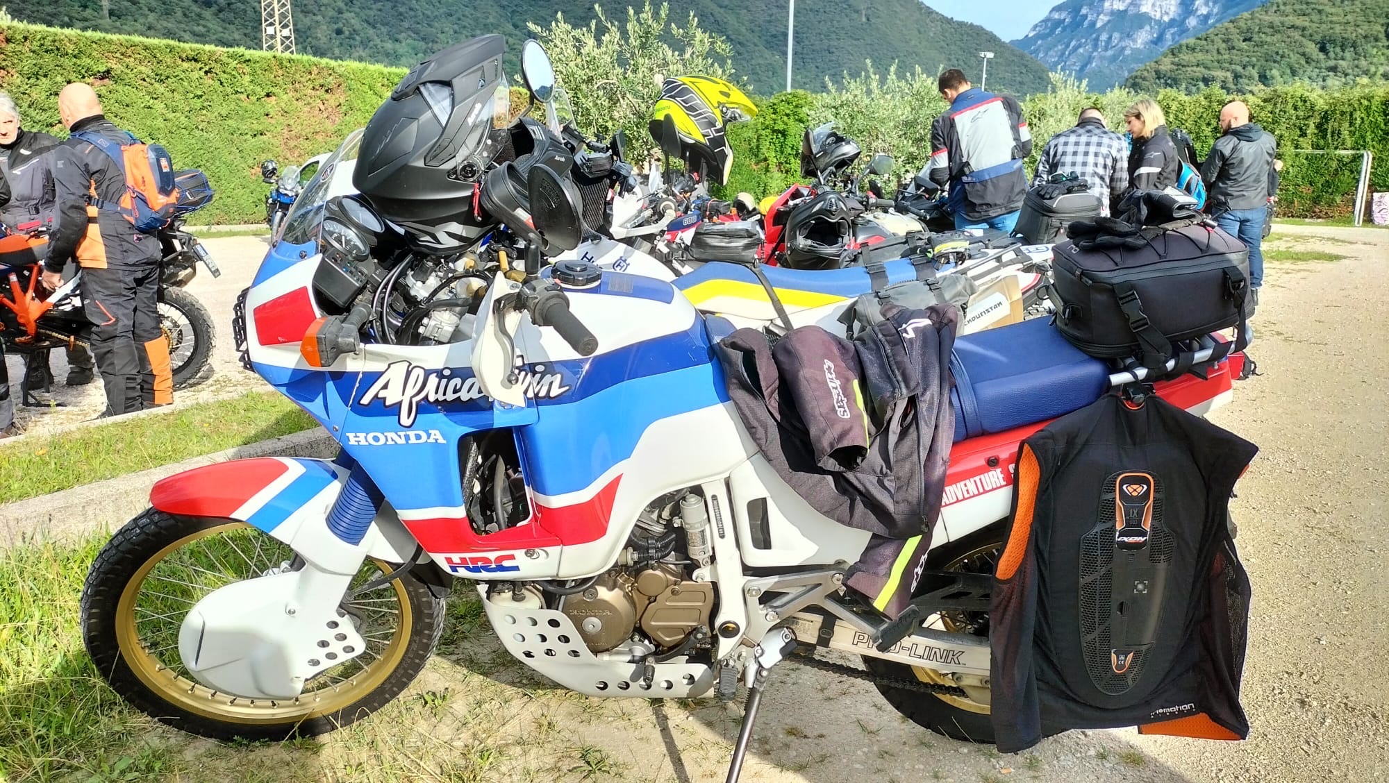 57933067-6b9d-444a-816a-d715fb1ac3ab-1