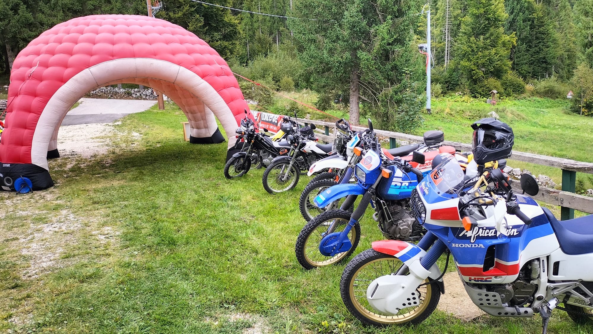 a6df9afe-0191-485b-bb92-534b3319f476-1