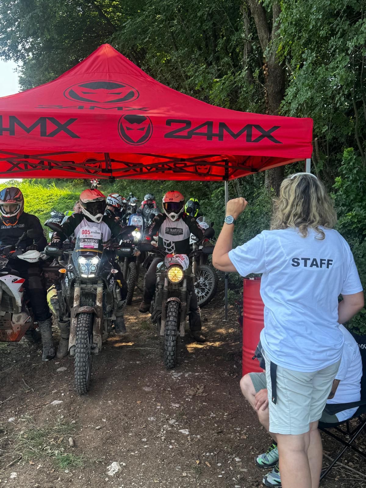 b9a32c89-59f0-474d-ba88-284665c95658-1